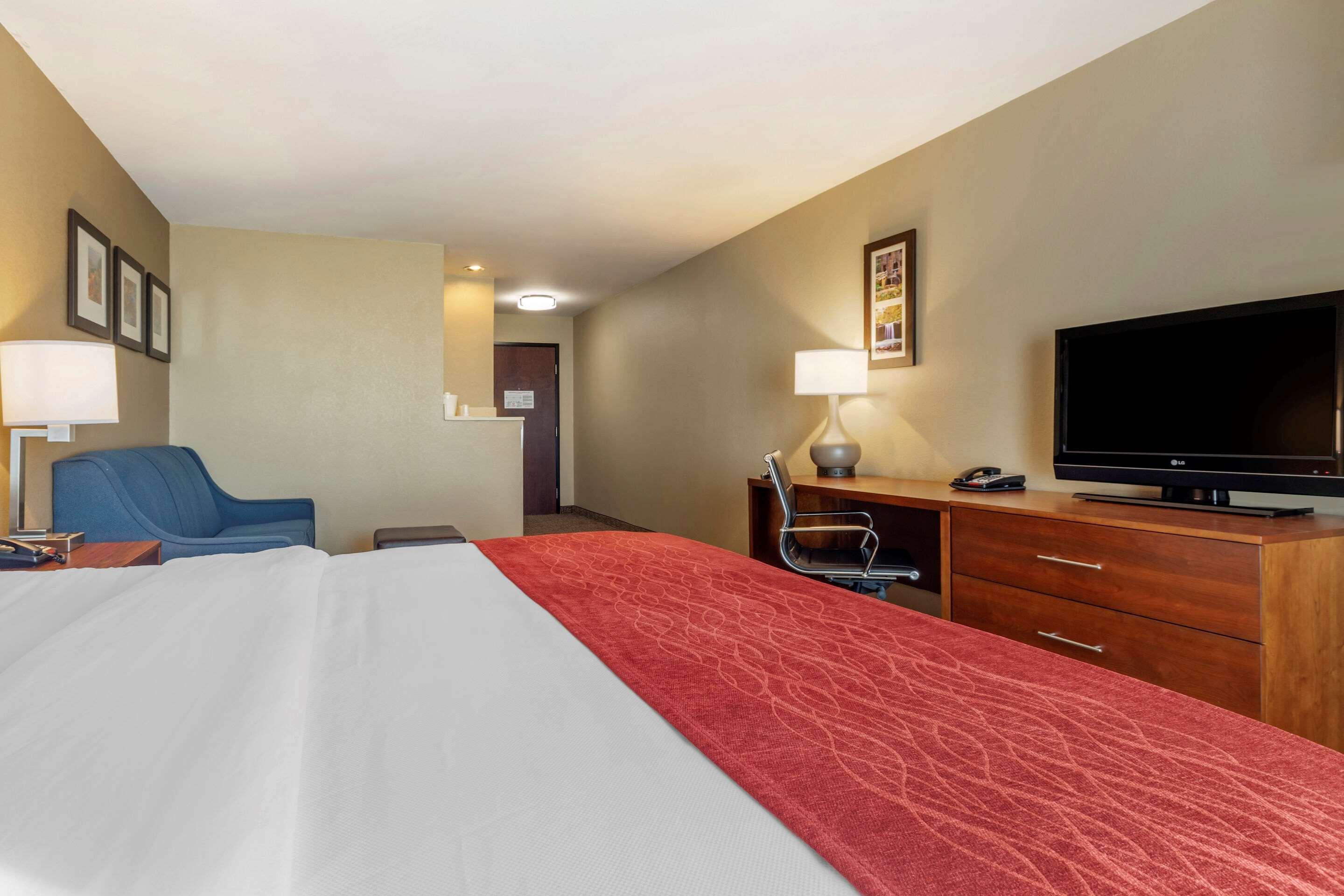 Comfort Inn & Suites Russellville I-40 Exterior photo